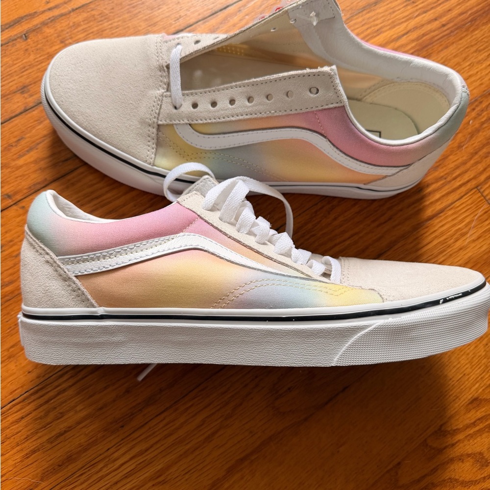 Vans Old Skool Aura Shift Sneakers Size Women's 9 / Men's 7.5